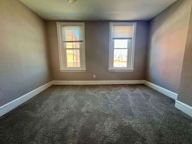 Building Photo - Recently Renovated 3-Bedroom Townhome in Allegheny West! Available NOW!