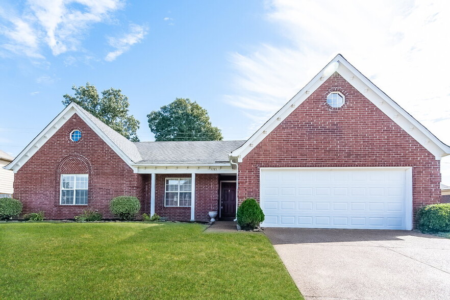 Primary Photo - 9785 Kingsridge Dr