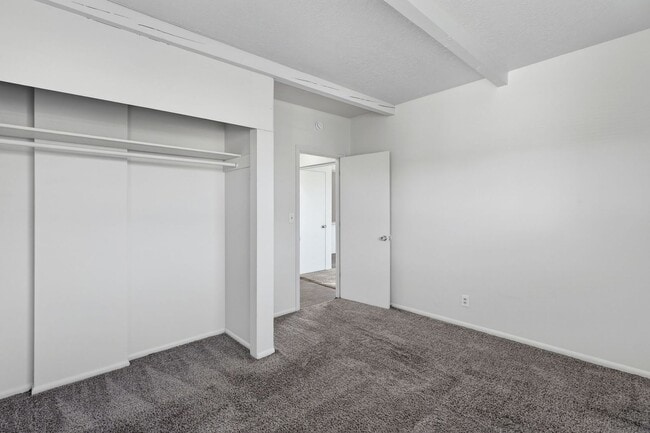 Building Photo - 1106-1112 NE 81st