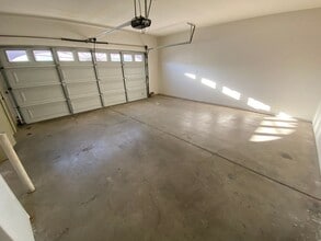 Building Photo - Beautiful 3 Bedrooms in Granite Hills