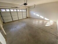 Building Photo - Beautiful 3 Bedrooms in Granite Hills