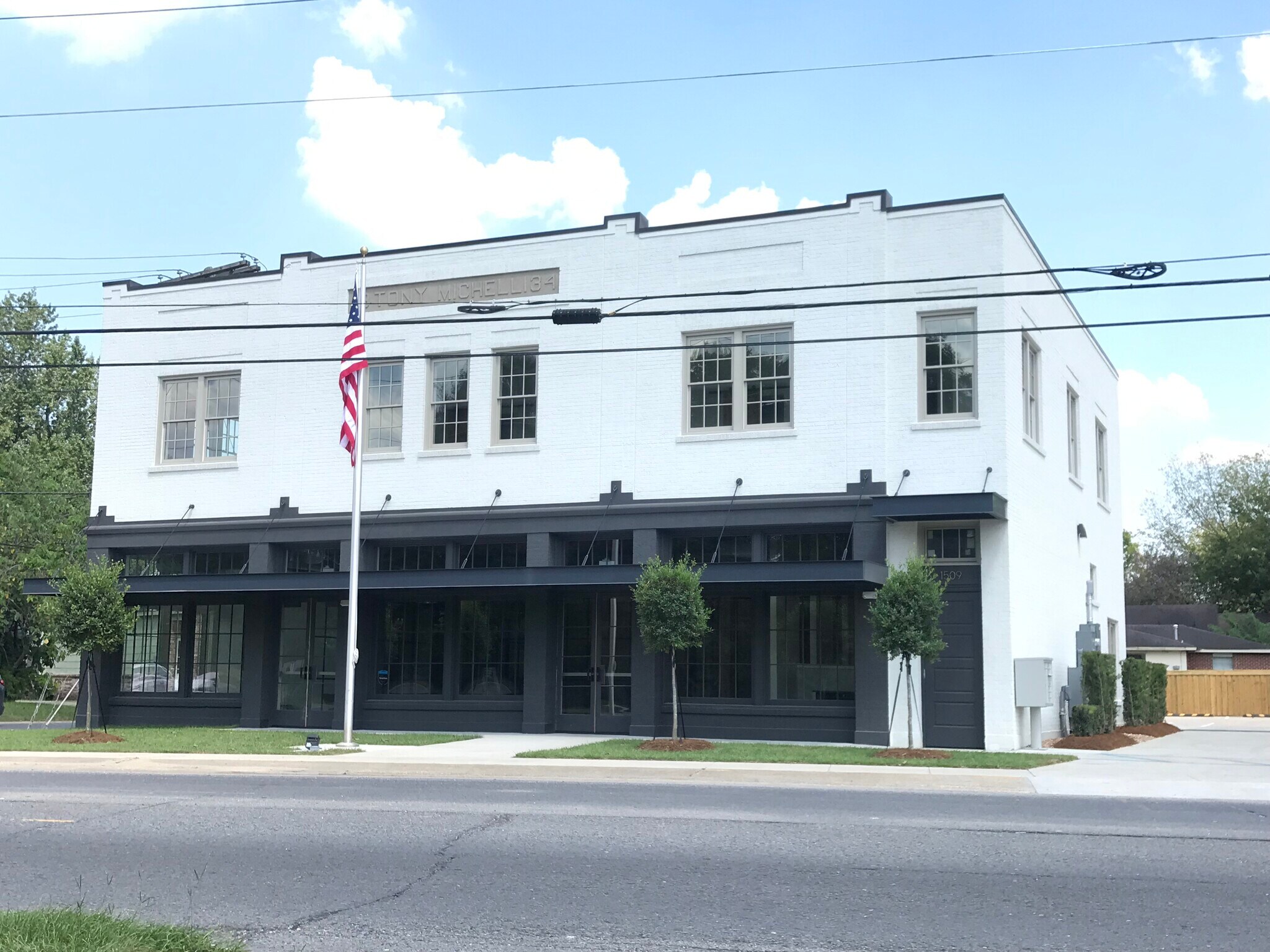 Studio Style Unit on 2nd Floor - 1509 Highland Rd