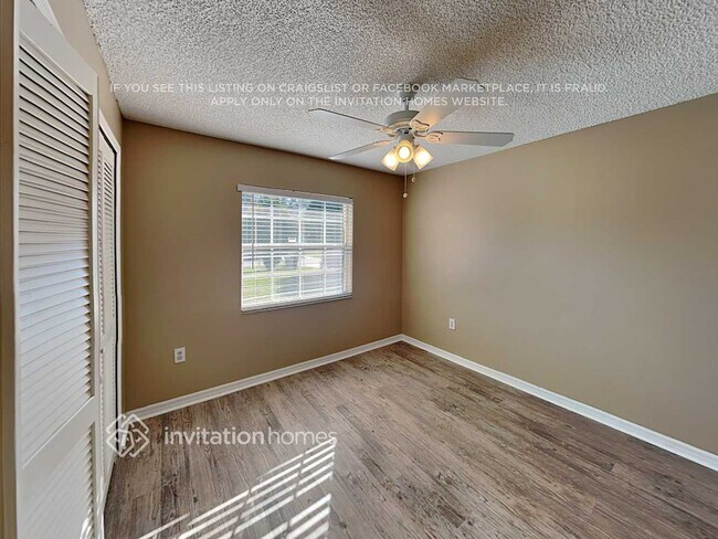 Building Photo - 120 Mango Ct