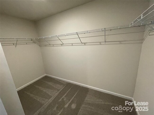 Building Photo - 354 Hollingswood Dr