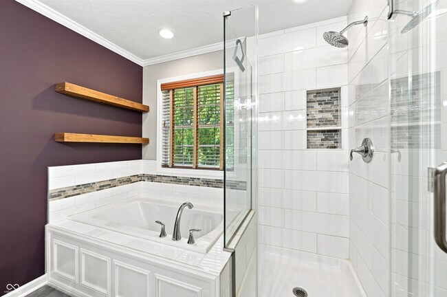 Building Photo - 353 Autumn Dr