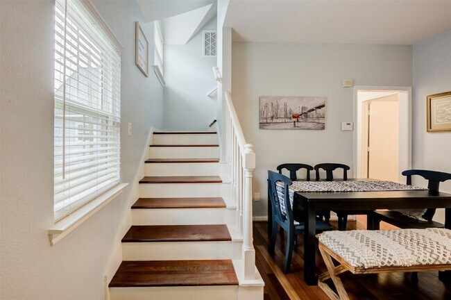 Building Photo - 1310 Asbury St