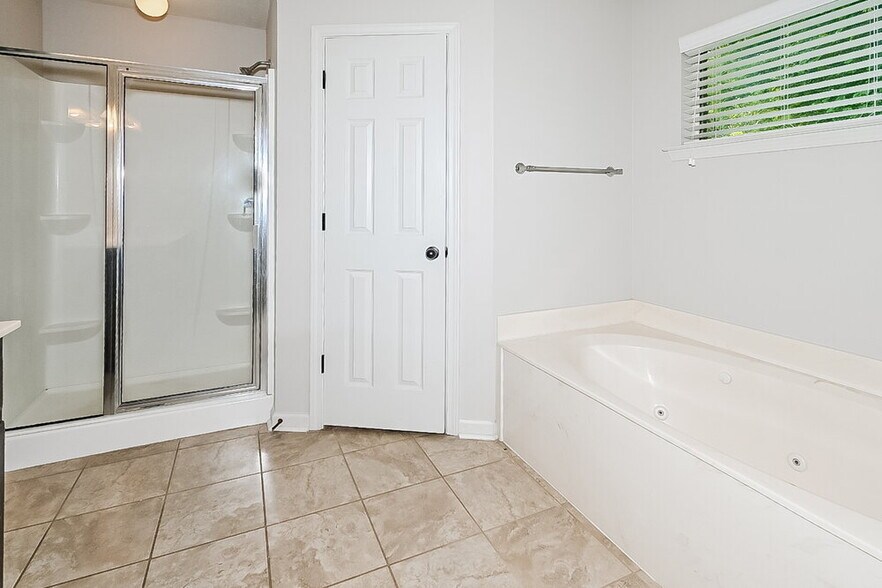 Building Photo - 9171 Tahoe Dr