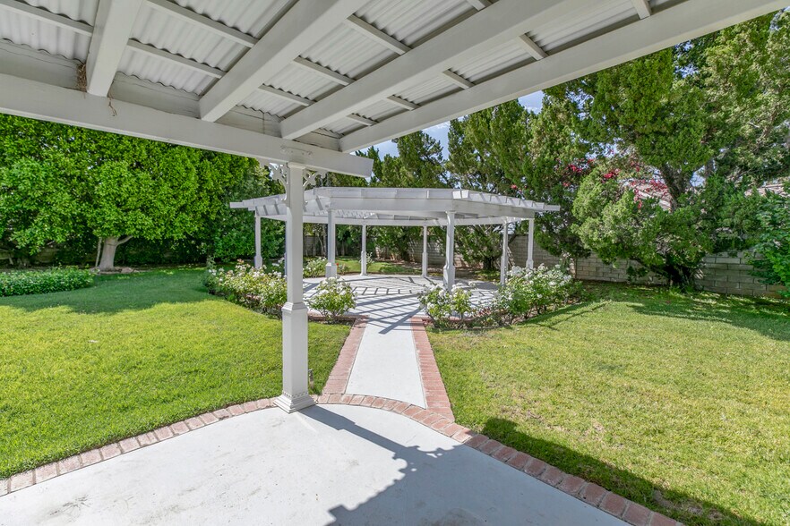 Building Photo - 10928 Meseta Ave