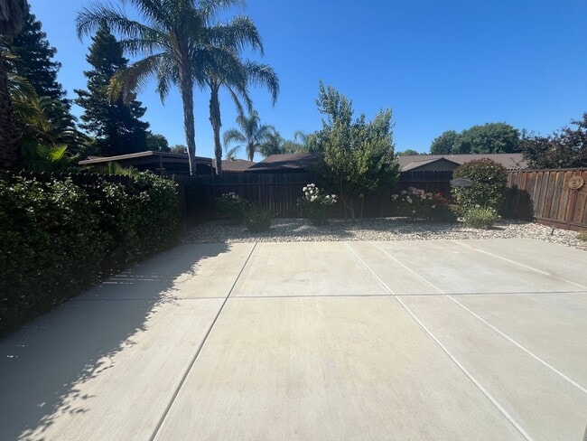 Building Photo - Charming 3/2 Home in Woodland-$500.00 OFF ...