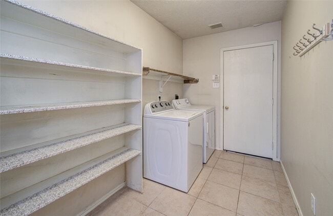 Building Photo - 98 S Vesper Bend Cir