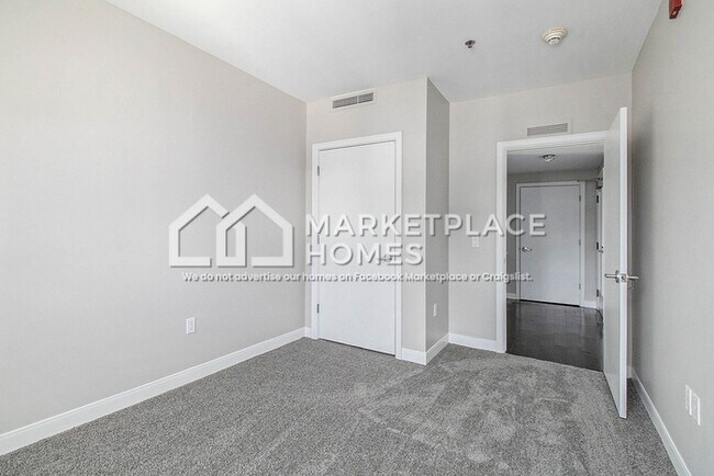 Building Photo - 525 W Lafayette Blvd