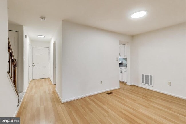 Building Photo - 18 Indian Hills Ct