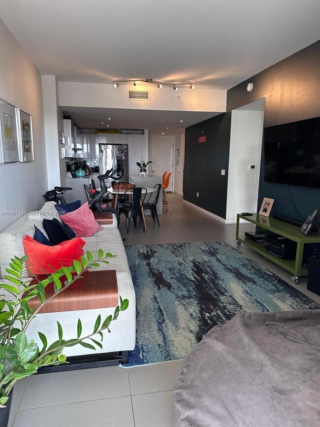 Building Photo - 1600 NE 1st Ave