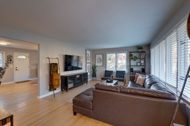Building Photo - 4609 Waukesha St