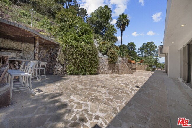 Building Photo - 3453 Green Vista Dr