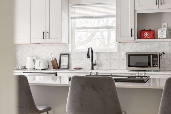 Building Photo - 35 Keystone Ave