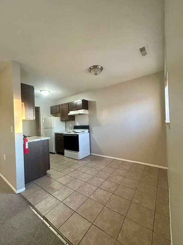 Building Photo - 4245 Quarry Rd