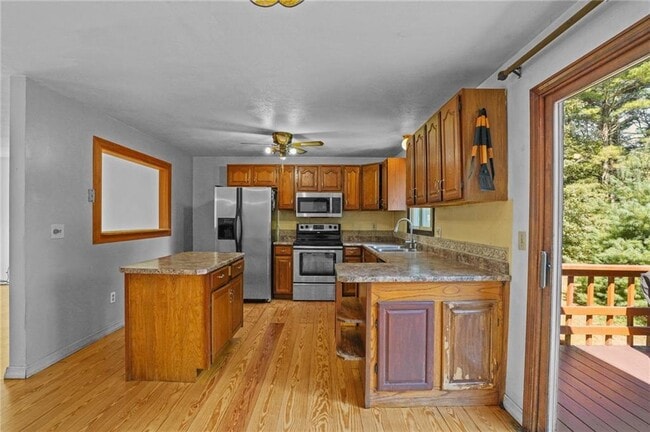 Building Photo - 125 Lewis Farm Rd