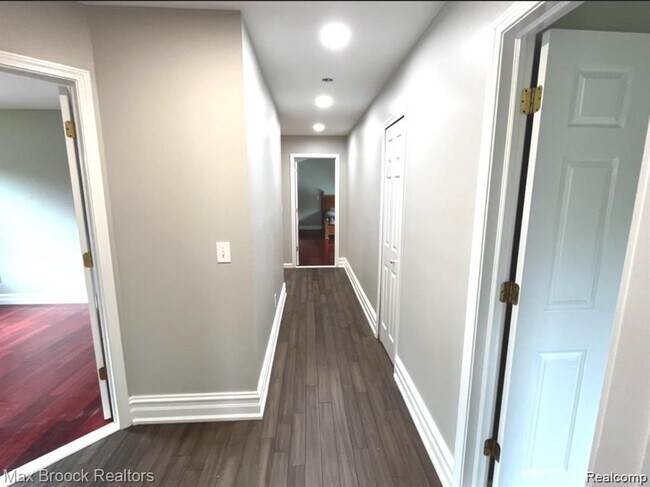 Building Photo - 7980 Billingham Rd