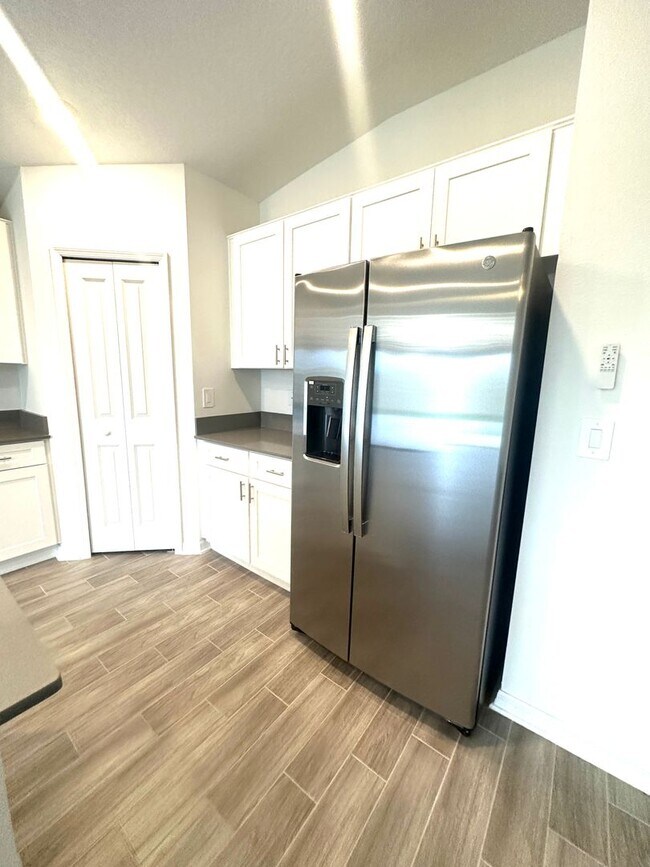 Building Photo - Brand New 4 bed inCypress Park - Haines City