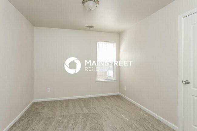 Building Photo - 3 Bedroom Pet-Friendly Home in COVINGTON, GA with Main Street Renewal