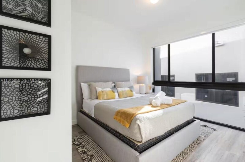 Building Photo - 2955 Bird Ave