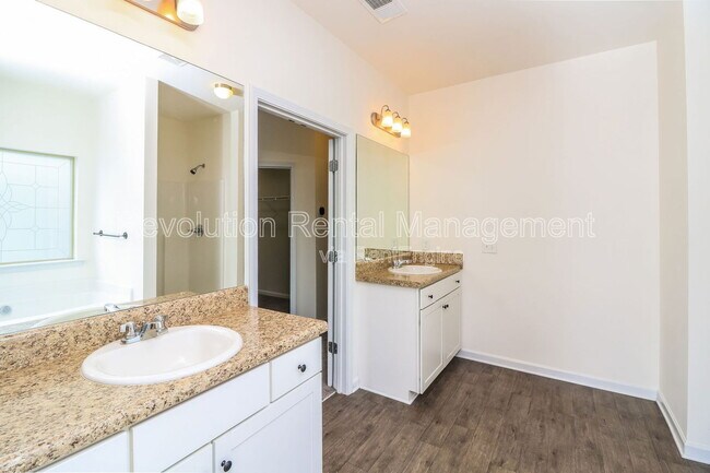 Building Photo - 28 Wesley Drew Ln