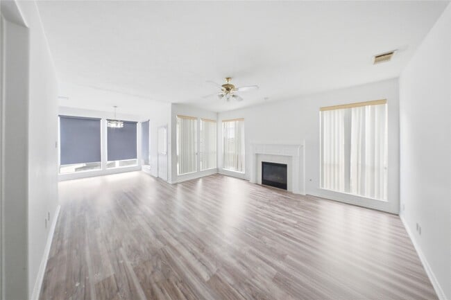 Building Photo - 2415 Mills Creek Dr