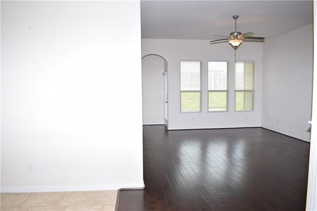 Building Photo - 2013 Pitkin Dr