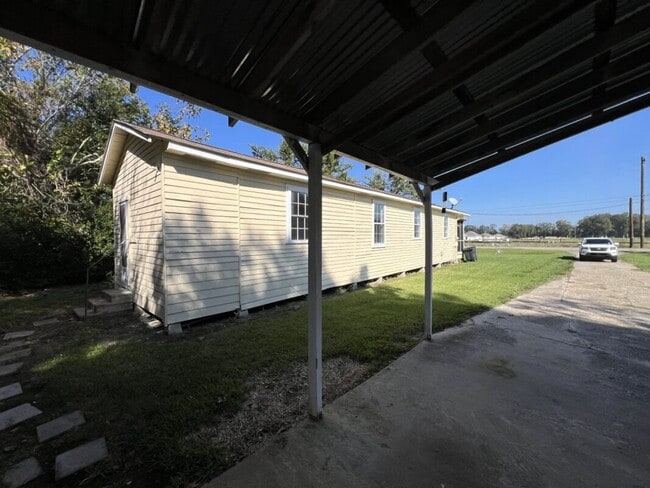 Building Photo - 2-Bedroom 1-Bath Home on Sunshine Rd.
