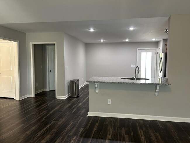 Building Photo - 610 Constitution Dr