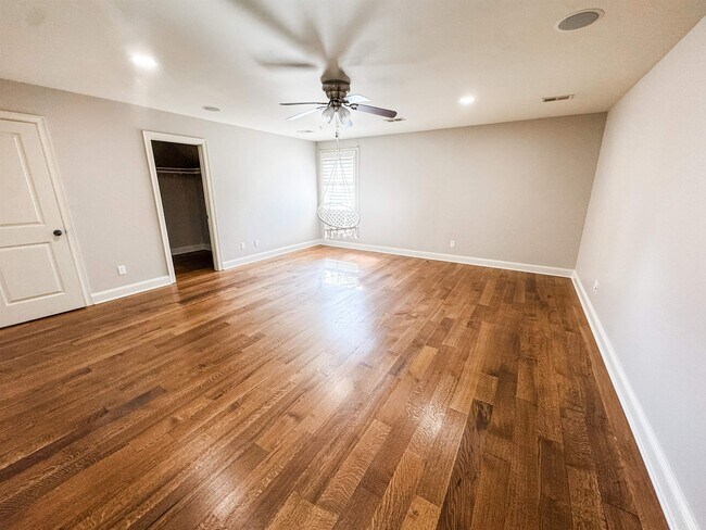 Building Photo - 713 Briston Ln