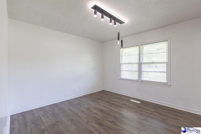 Building Photo - 2318 W Heron Dr