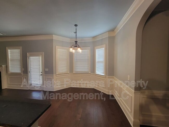 Building Photo - 325 Bellhaven Dr