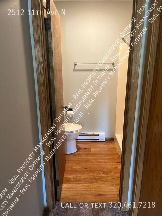 Building Photo - 2512 11th Ave N