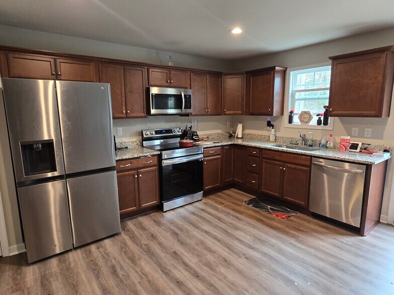 Building Photo - 8483 Scouts Rd