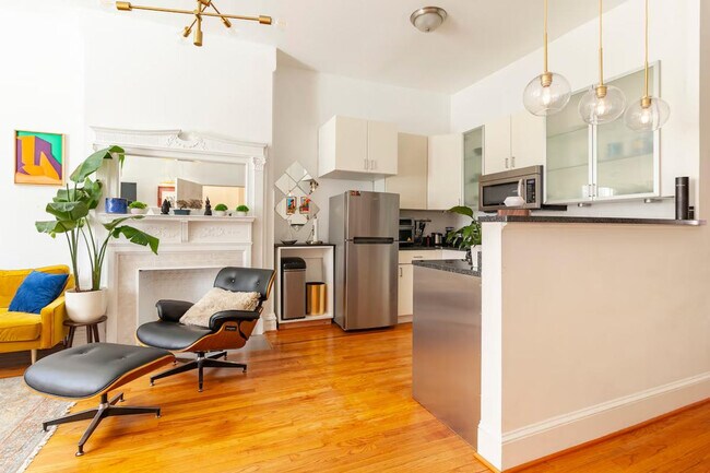 Building Photo - 1709 New Hampshire Ave NW