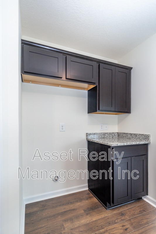 Building Photo - 3048 Nicole Cir