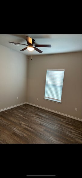 Building Photo - 804 Co Rd 1058