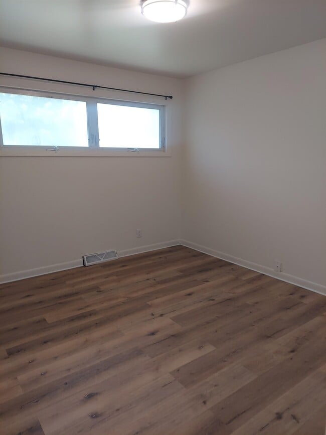 Building Photo - 311 Stewart Dr