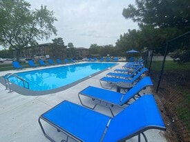 Pool - Eastwood on Grand