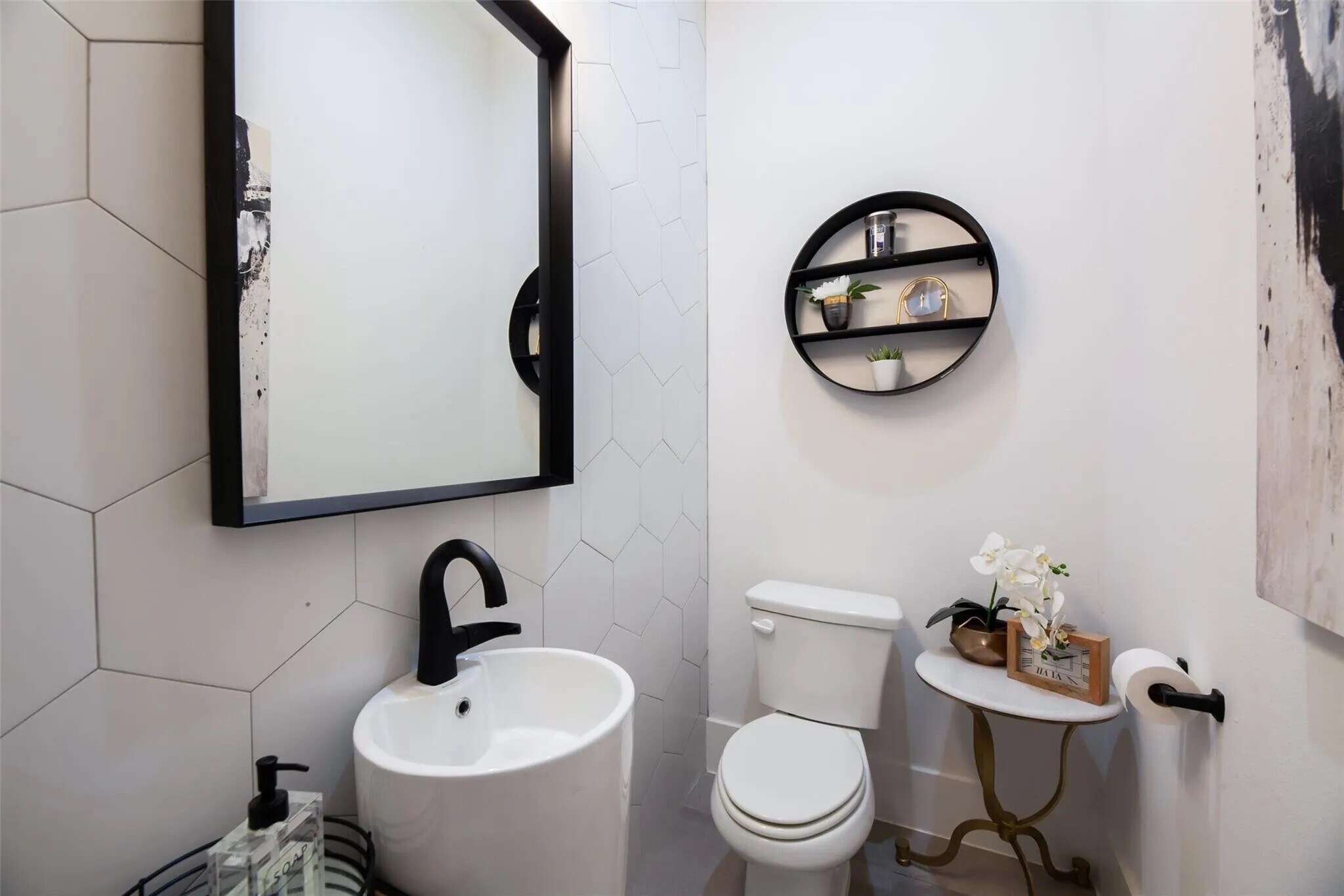 Building Photo - Room in Duplex on Avenue L