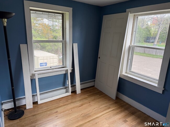 Building Photo - 82 Mountain Rd