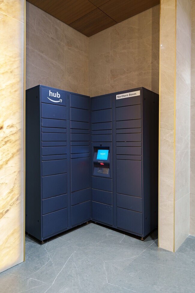 Building Photo - 35-32 Leavitt St