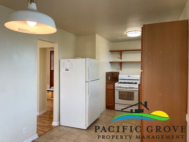 Building Photo - Available Soon! Two Bedroom with Bonus Room in Pacific Grove!