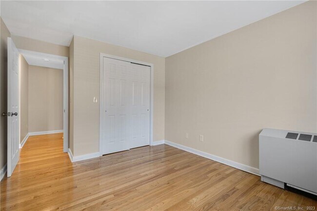 Building Photo - 115 S Main St