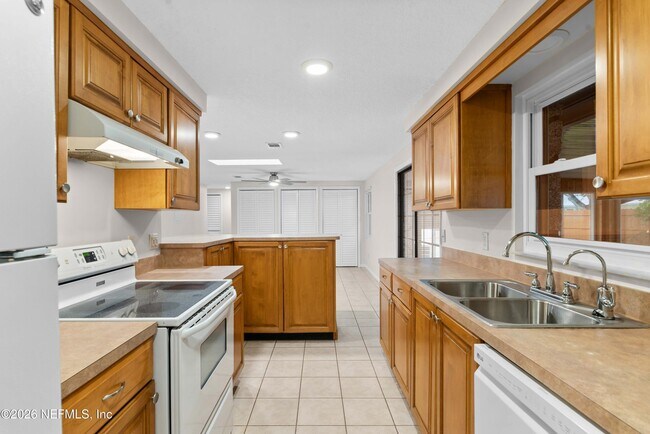 Building Photo - 250 Nautical Blvd S