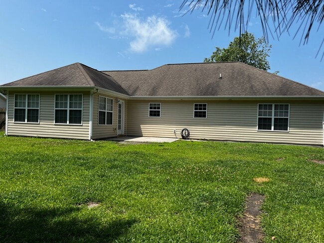 Building Photo - Home in New Bern's Arcadia Village neighborhood