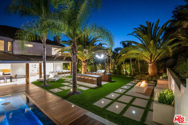 Building Photo - 25879 Chalmers Pl