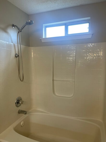 Building Photo - 3583 Brookstone Way